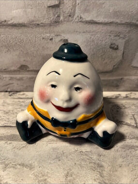 Vintage Clay Art salt shaker Ceramic Figurine Decor Humpty Dumpty